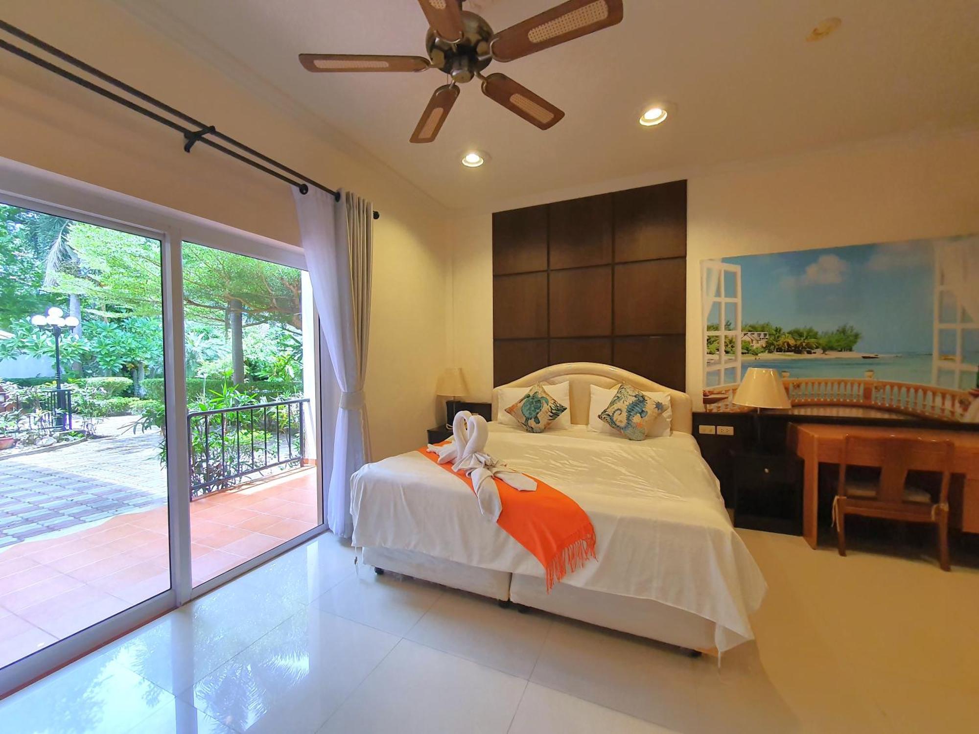 Serene Sands Bang Lamung Buitenkant foto