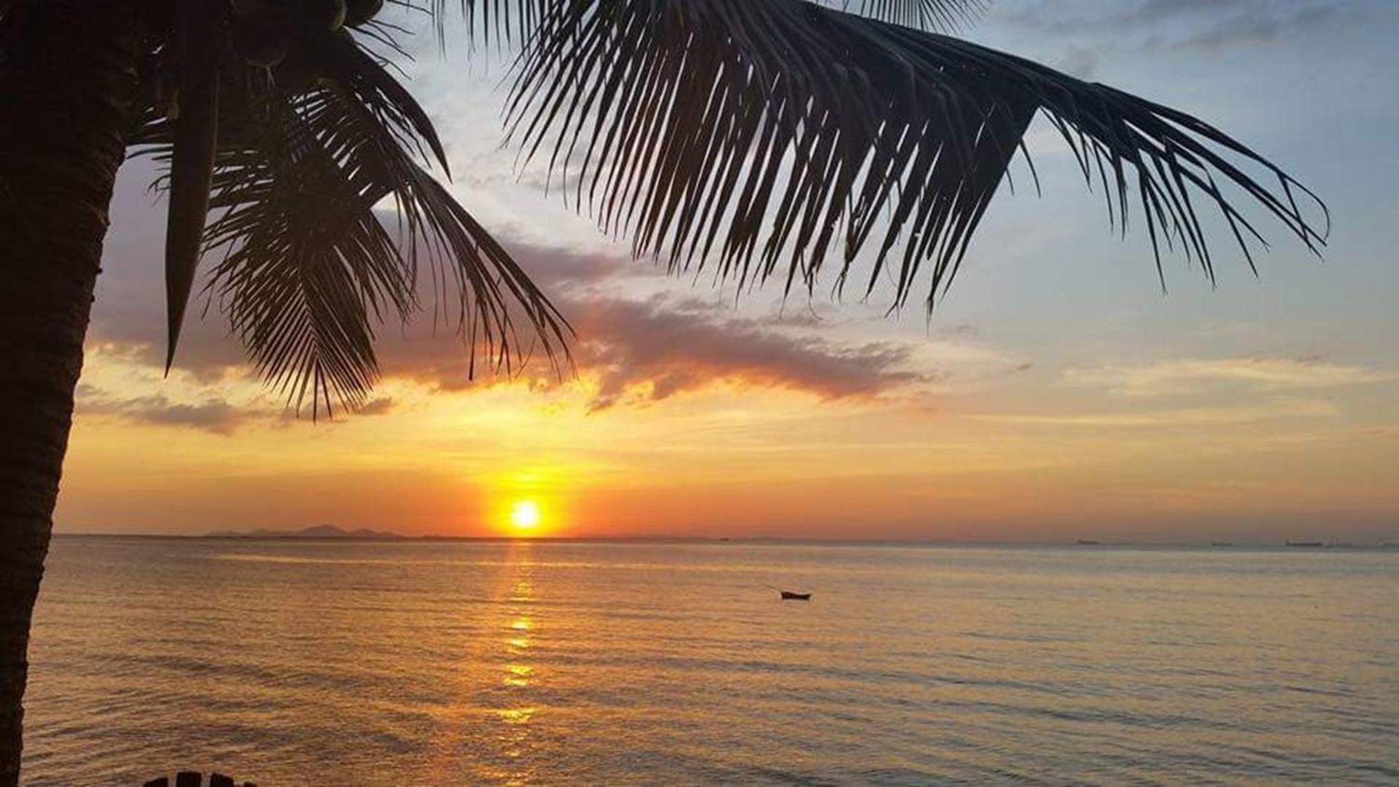 Serene Sands Bang Lamung Buitenkant foto