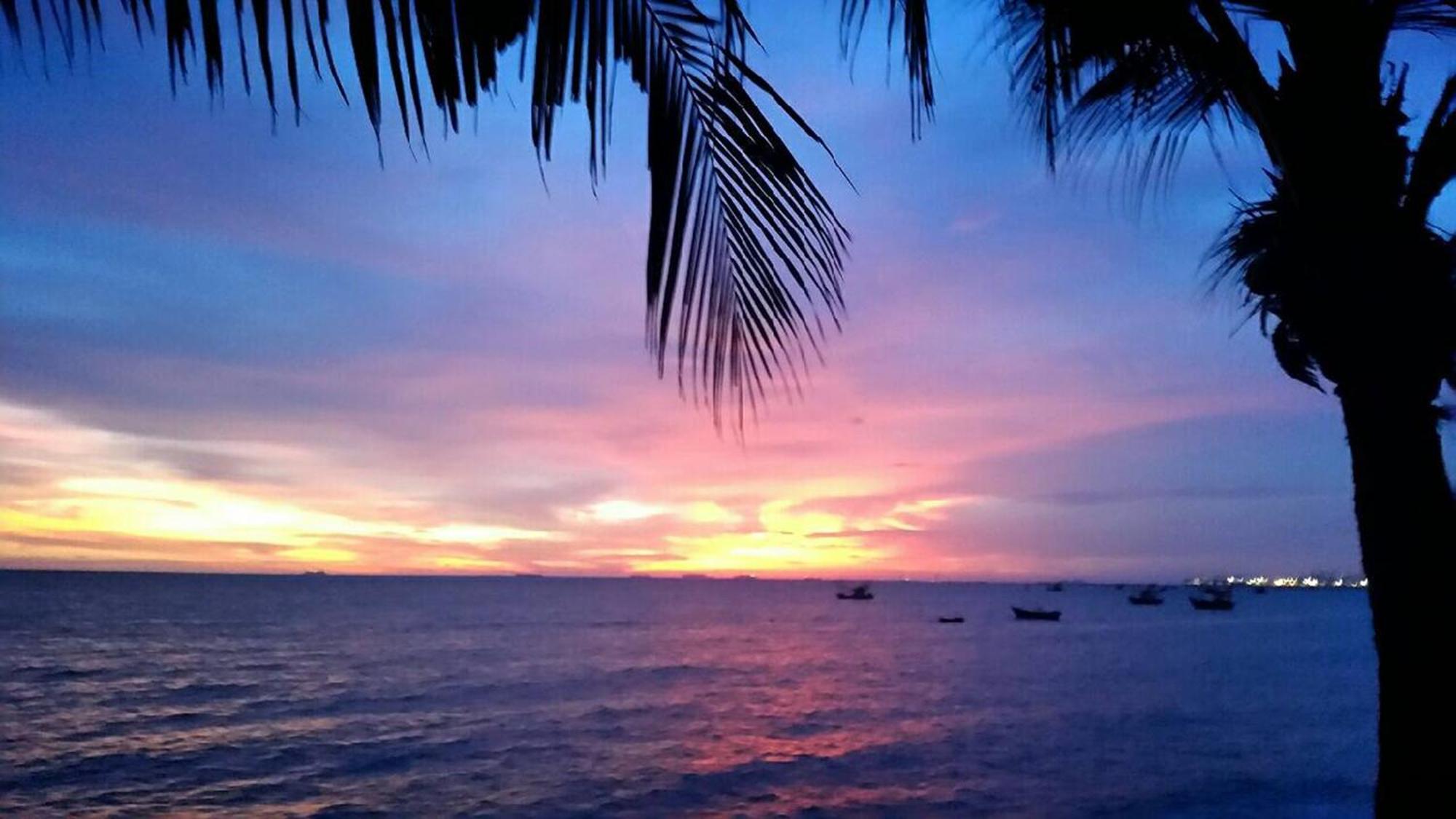 Serene Sands Bang Lamung Buitenkant foto