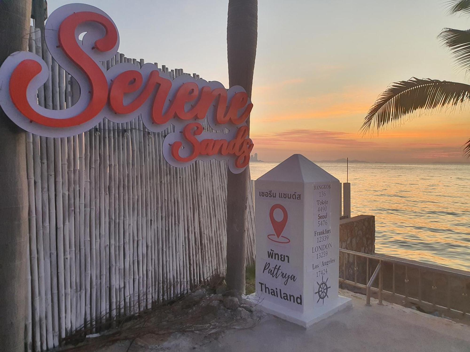 Serene Sands Bang Lamung Buitenkant foto