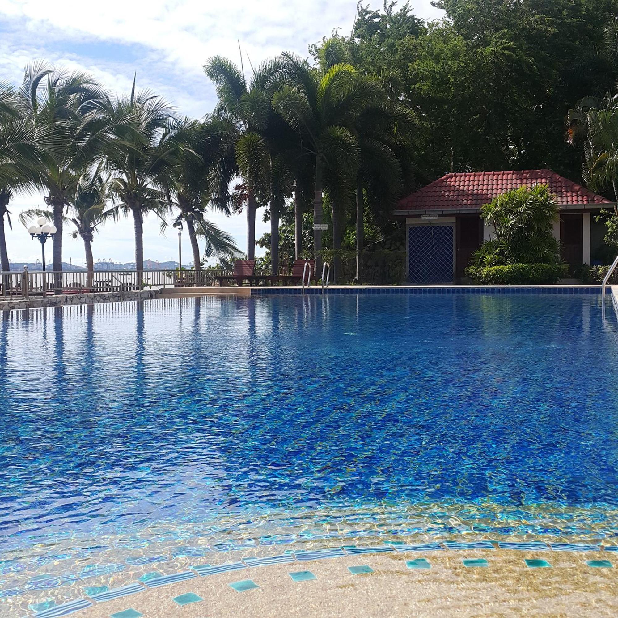 Serene Sands Bang Lamung Buitenkant foto