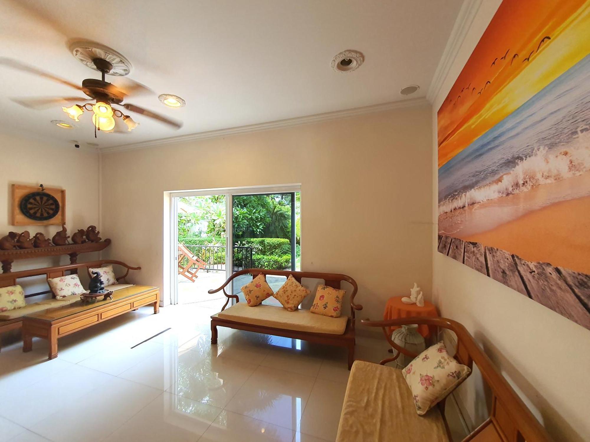 Serene Sands Bang Lamung Buitenkant foto