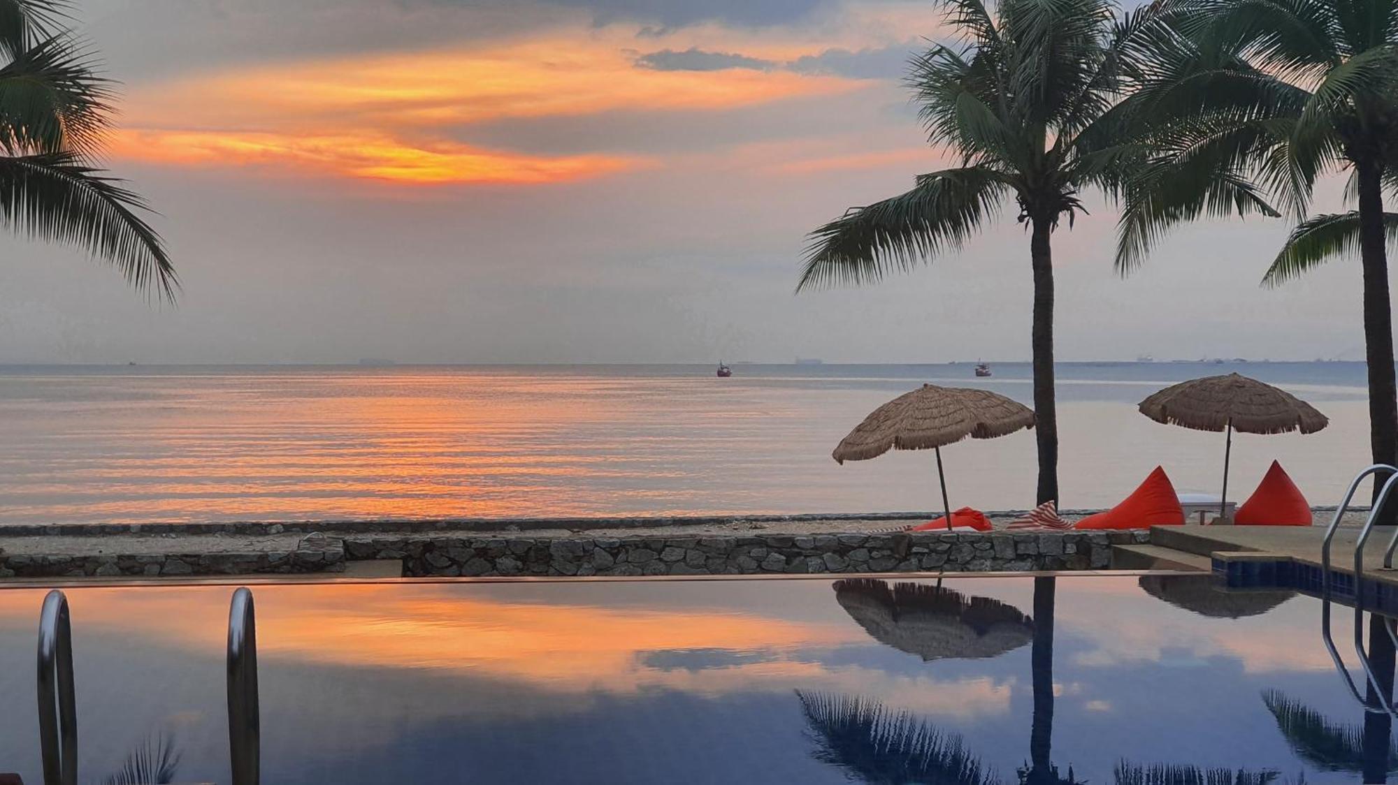 Serene Sands Bang Lamung Buitenkant foto