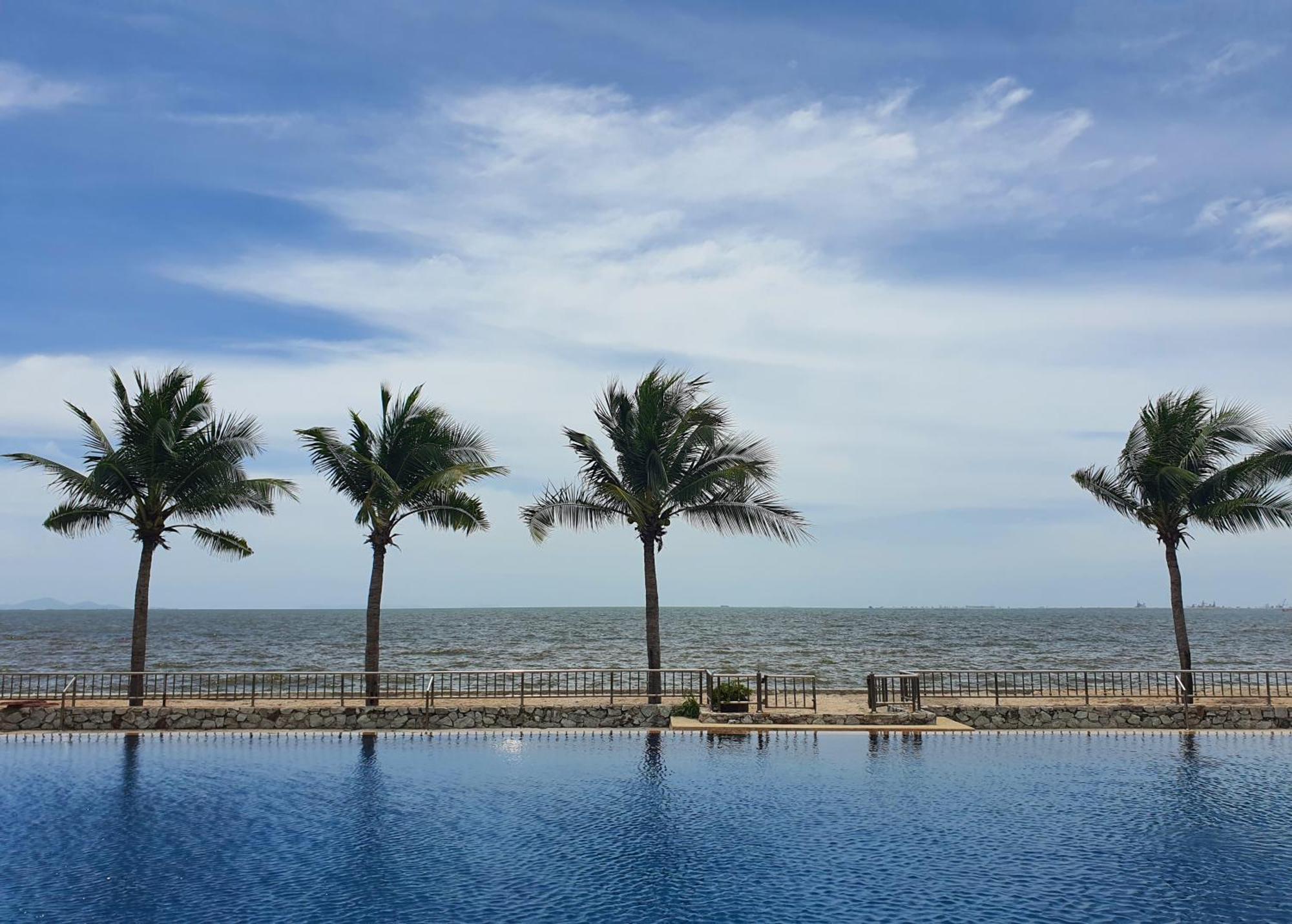 Serene Sands Bang Lamung Buitenkant foto