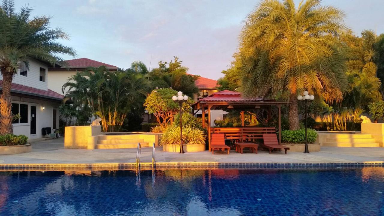 Serene Sands Bang Lamung Buitenkant foto